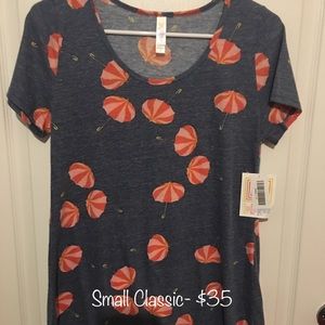 LuLaRoe small Classic T